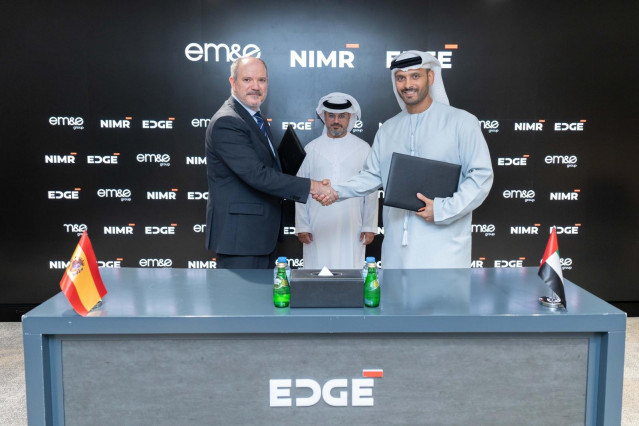 Archivo - (I-D) El Consejero Delegado De EM&E, Fernando Fernández, Y El El Presidente De Plataformas Y Sistemas De Edge, Khaled Al Zaabi.