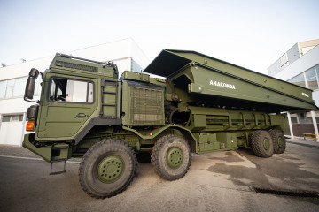 Vehículo Lanza-Puente de ruedas Anaconda.