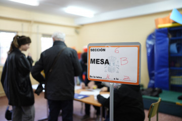 Votantes en un colegio electoral de Mérida