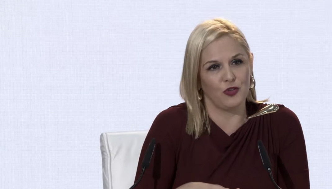 La portavoz de la Junta de Extremadura, Elena Manzano, informa sobre la constitución de las mesas electorales del 21D desde el Centro de Difusión de Datos de Mérida