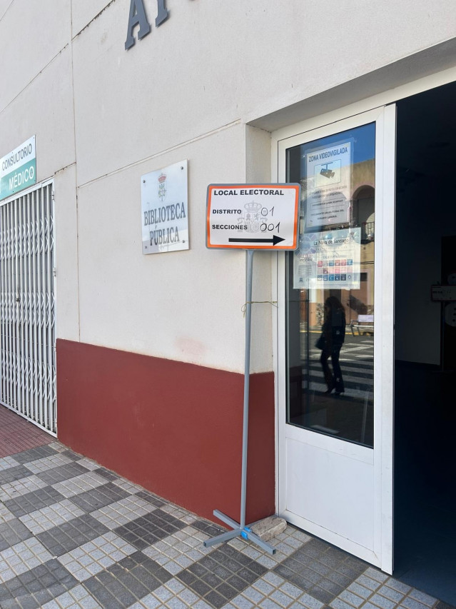 Colegio electoral en las elecciones autonómicas del 21 de diciembre en Extremadura