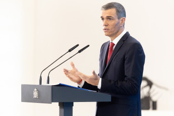 El presidente del Gobierno, Pedro Sánchez, durante una rueda de prensa, en el Palacio de la Moncloa, a 15 de diciembre de 2025, en Madrid (España). Sánchez ha hecho balance del curso político y ha
