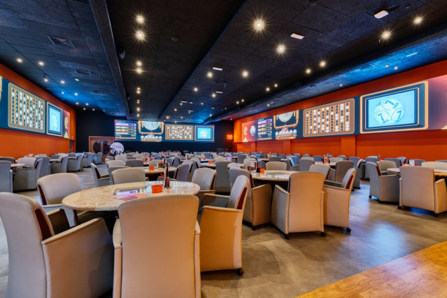 Archivo - La Sala Enracha Andalucía invierte un millón de euros para ofrecer una experiencia inmersiva de ocio en sus instalaciones en Sevilla.