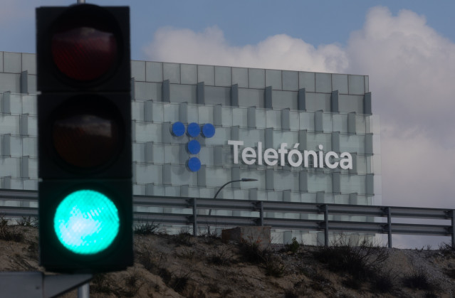 Archivo - Fachada de la sede de Telefónica, a 7 de noviembre de 2024, en Madrid (España).