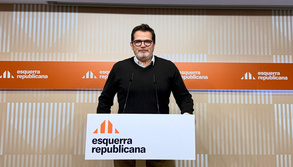 El secretario de Comunicación y portavoz de ERC, Isaac Albert, en rueda de prensa.