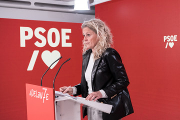 La portavoz de la CEF del PSOE, Montse Mínguez, durante una rueda de prensa tras la reunión de la Comisión Ejecutiva Federal, en la sede del PSOE, a 22 de diciembre de 2025, en Madrid (España). La