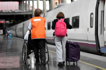 Archivo - El servicio asistió a 141.411 viajeros en el primer trimestre de 2023, superando en un 10,6% la cifra de los tres primeros meses de 2019, previos a la pandemia.