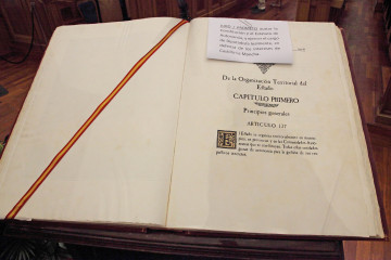 Archivo - Ejemplar de la Constitución