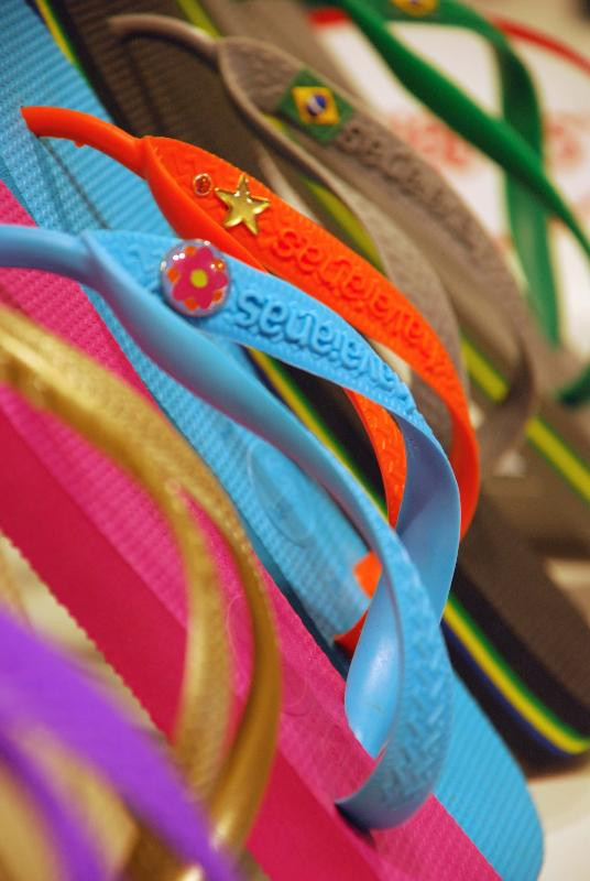 Archivo - Sandalias Havaianas.