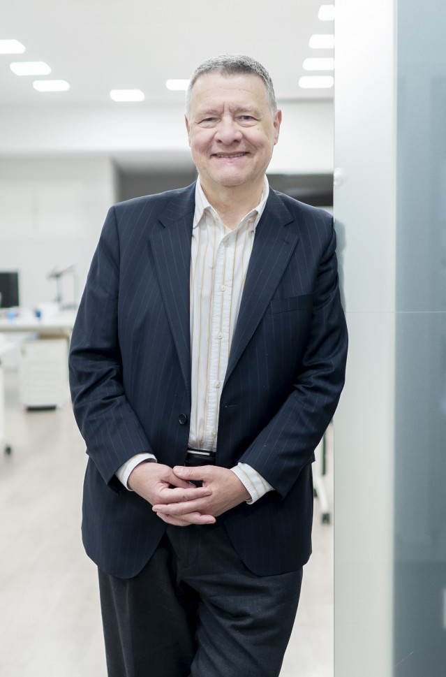 El economista y exministro de Administraciones Públicas de España Jordi Sevilla, posa para Europa Press, a 18 de diciembre de 2025.