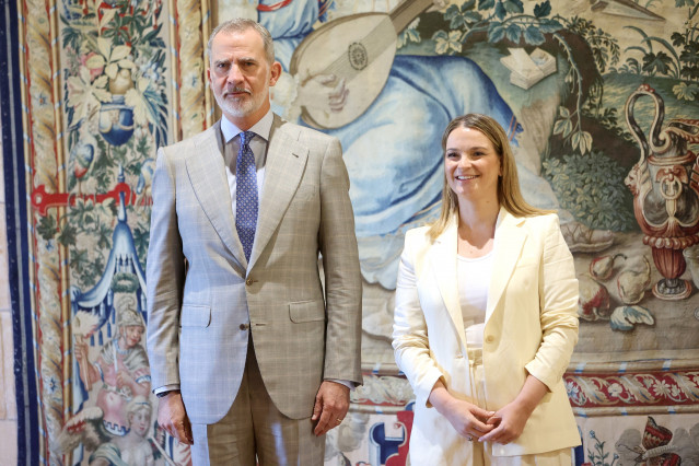 Archivo - El Rey Felipe VI, recibe en audiencia a la presidenta de las Illes Balears, Marga Prohens, en el Palacio de Marivent, a 28 de julio de 2025, en Mallorca (España).