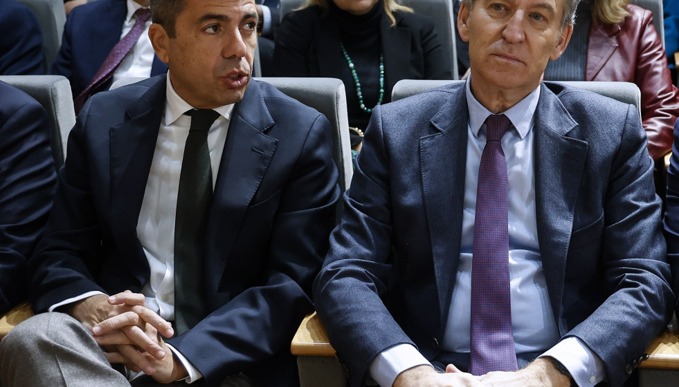 Archivo - El expresidente de la Generalitat valenciana, Carlos Mazón, y el líder del PP, Alberto Núñez Feijóo.