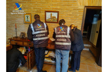 La Agencia Tributaria desmantela una 'macrotrama' de fraude de más de 300 millones en el IVA de hidrocarburos.