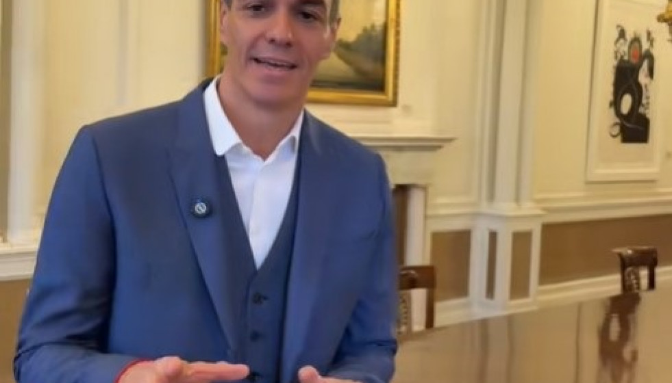 Pedro Sánchez durante el 'house tour' del Palacio de la Moncloa que ha publicado en Tik Tok