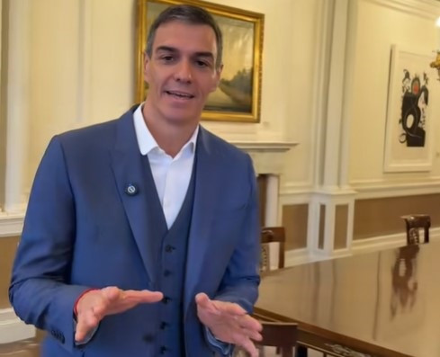 Pedro Sánchez durante el 'house tour' del Palacio de la Moncloa que ha publicado en Tik Tok