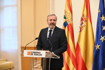 El presidente de Aragón, Jorge Azcón, durante una rueda de prensa, en el Edificio Pignatelli, a 15 de diciembre de 2025, en Zaragoza, Aragón (España).