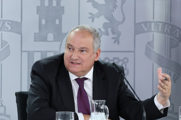 Archivo - El ministro de Industria y Turismo, Jordi Hereu, durante una rueda de prensa posterior a la reunión del Consejo de Ministros, en el Palacio de la Moncloa, a 21 de octubre de 2025, en Madrid