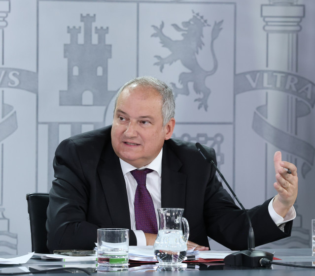 Archivo - El ministro de Industria y Turismo, Jordi Hereu, durante una rueda de prensa posterior a la reunión del Consejo de Ministros, en el Palacio de la Moncloa, a 21 de octubre de 2025, en Madrid (España).