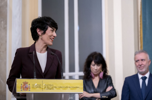 La ministra de Inclusión, Seguridad Social y Migraciones y portavoz del Gobierno, Elma Saiz, interviene durante el acto de entrega de la cartera del Ministerio de Educación, Formación Profesional y Deportes, en la sede del Ministerio, a 22 de diciembre de