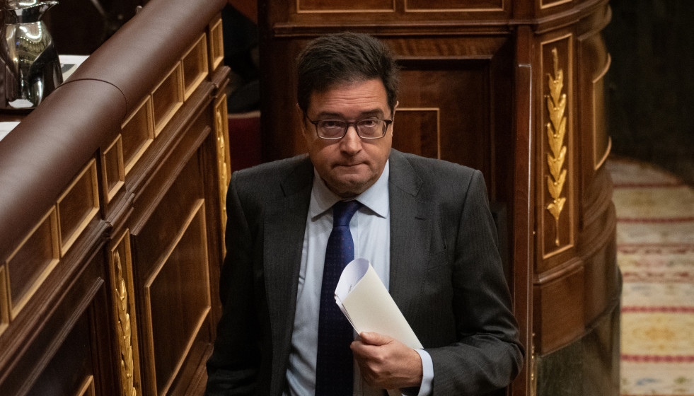 El ministro para la Transformación Digital, Óscar López, durante una sesión plenaria en el Congreso