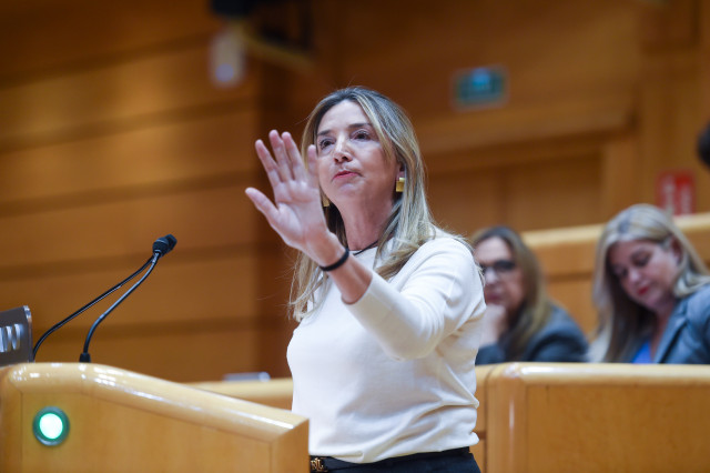 La portavoz del PP en el Senado, Alicia García, interviene durante una sesión de control al Gobierno, en el Senado, a 16 de diciembre de 2025, en Madrid (España).