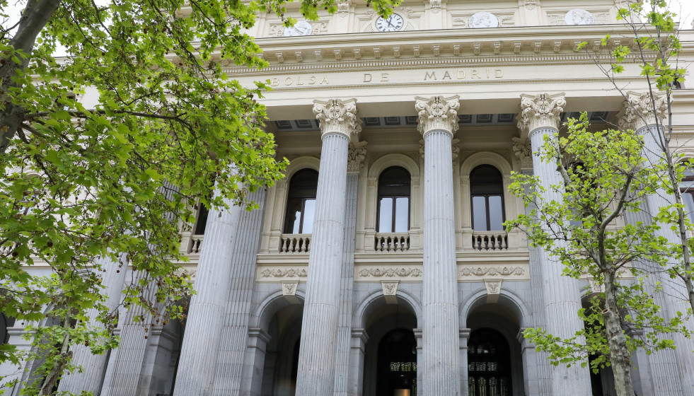 Archivo - Edificio del Palacio de la Bolsa, a 22 de abril de 2022, en Madrid (España).