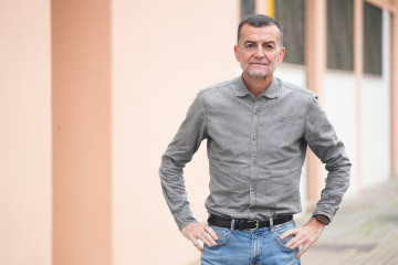 El coordinador federal de IU, Antonio Maíllo, posa para una entrevista concedida a Europa Press.