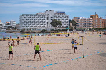 Archivo - Playa de Calvià.