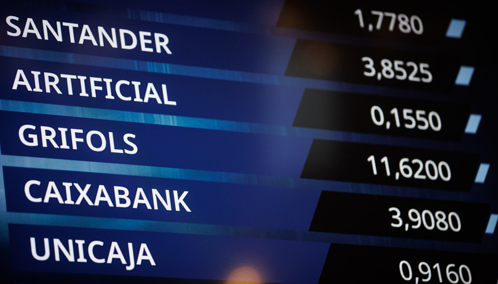 Archivo - Un panel en el Palacio de la Bolsa.