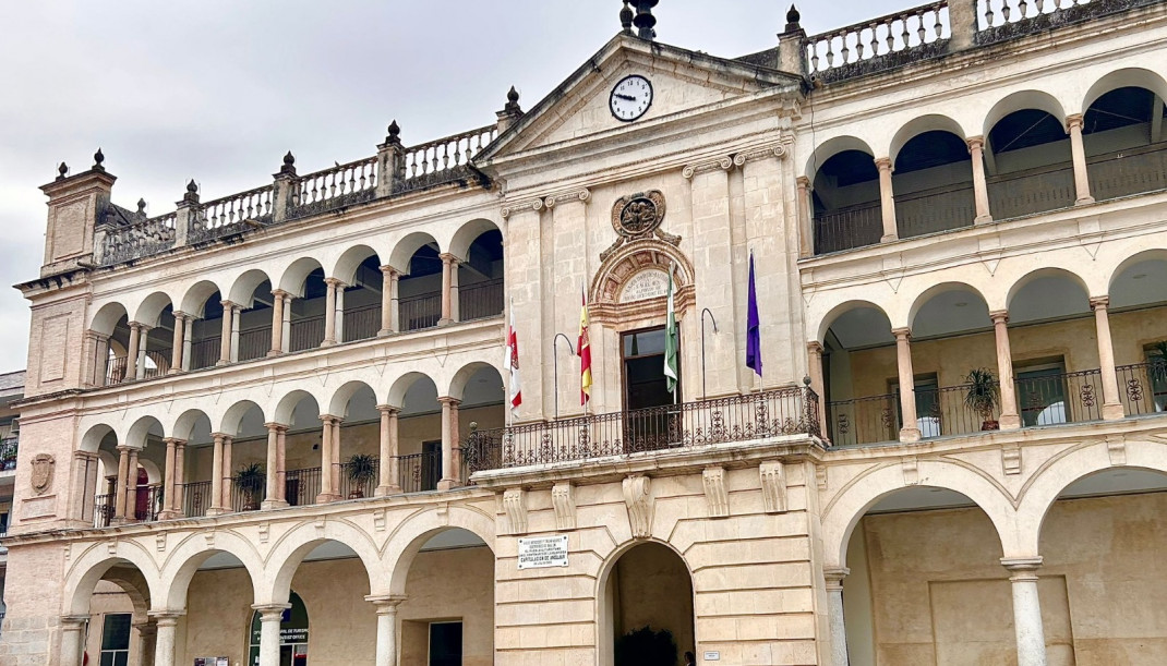 Archivo - Fachada del Ayuntamiento de Andújar.