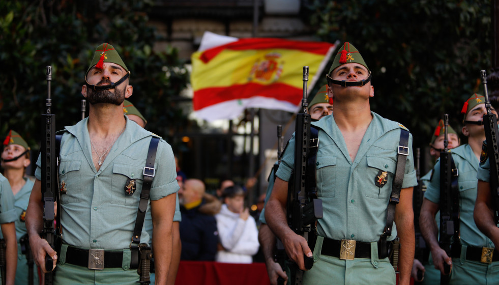 Archivo - La Legión desfila durante la celebración del día de la Toma el 2 de enero de 2024