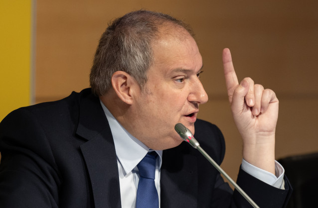 Archivo - El ministro de Industria y Turismo, Jordi Hereu, ofrece una rueda de prensa en el Ministerio de Industria y Turismo, a 15 de enero de 2025, en Madrid (España).