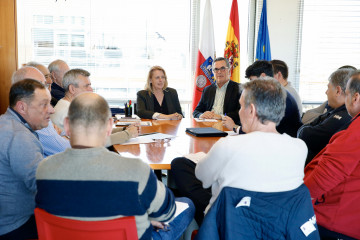 La consejera María Jesús Susinos, reunida con representantes del sector pesquero