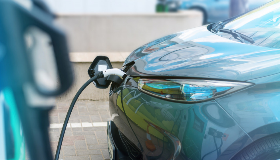 Archivo - Coche eléctrico