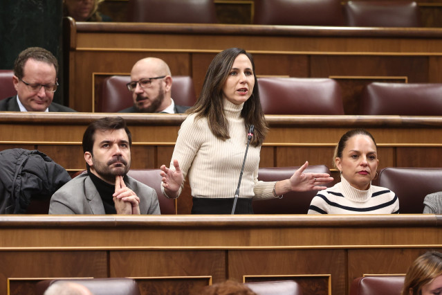 La secretaria general de Podemos, Ione Belarra, interviene durante una sesión de control al Gobierno, en el Congreso de los Diputados.