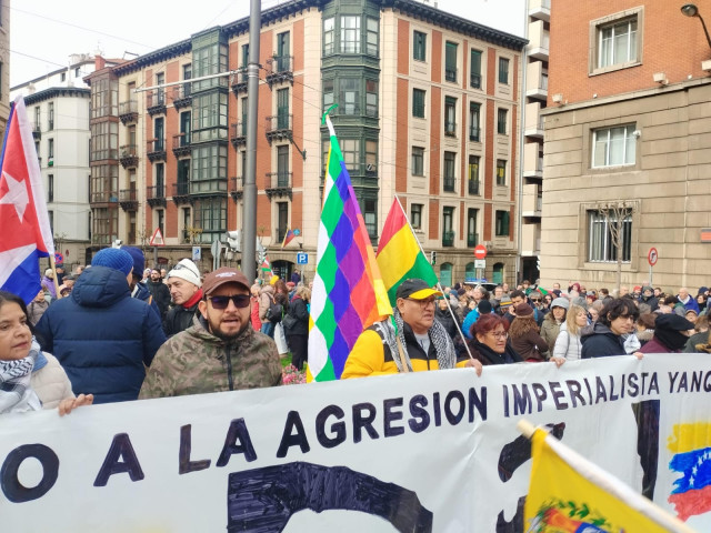 Concentración frente al Consulado de Venezuela