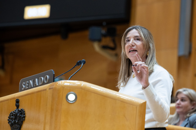 La portavoz del PP en el Senado, Alicia García, interviene durante una sesión de control al Gobierno, en el Senado, a 16 de diciembre de 2025, en Madrid (España).