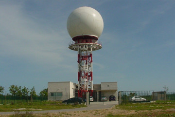 Archivo - Radar de aeropuerto.
