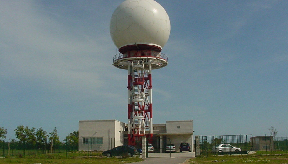 Archivo - Radar de aeropuerto.