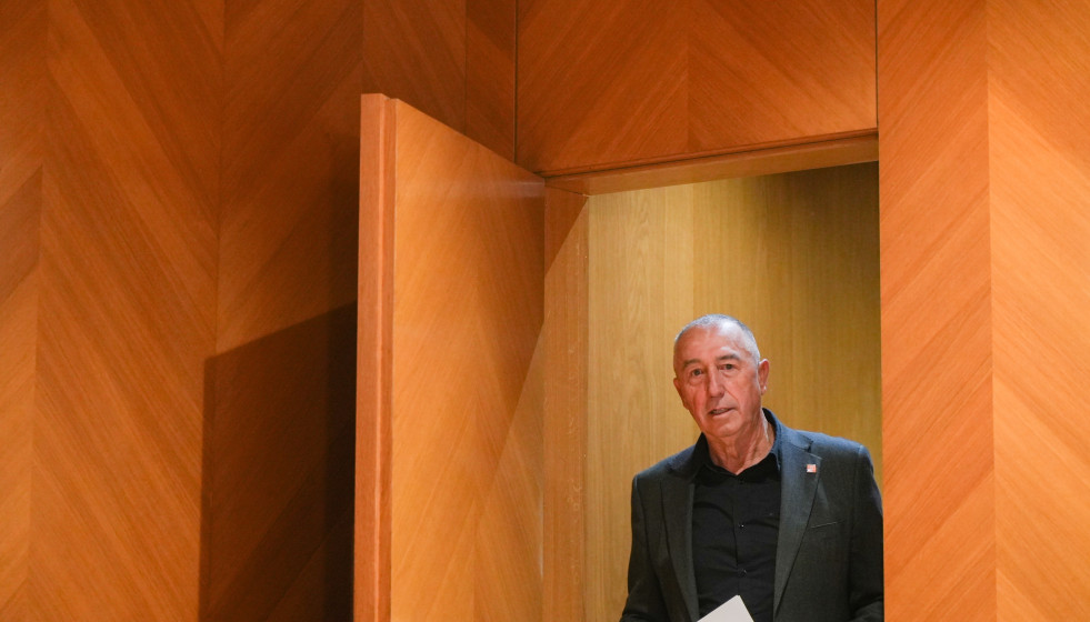 Archivo - La presidenta de les Corts Valencianes, Llanos Massó, recibe al síndic de Compromís, Joan Baldoví , en Les Corts Valencianes, a 20 de noviembre de 2025, en Valencia, Comunidad Valenciana