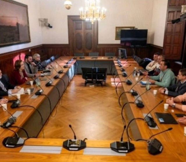 Reunión de Plataforma con Vox