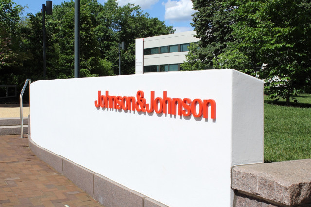 Archivo - Johnson & Johnson