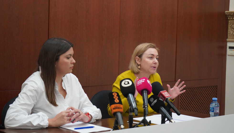 Mar Chordá y Natàlia Enguix en la rueda de prensa