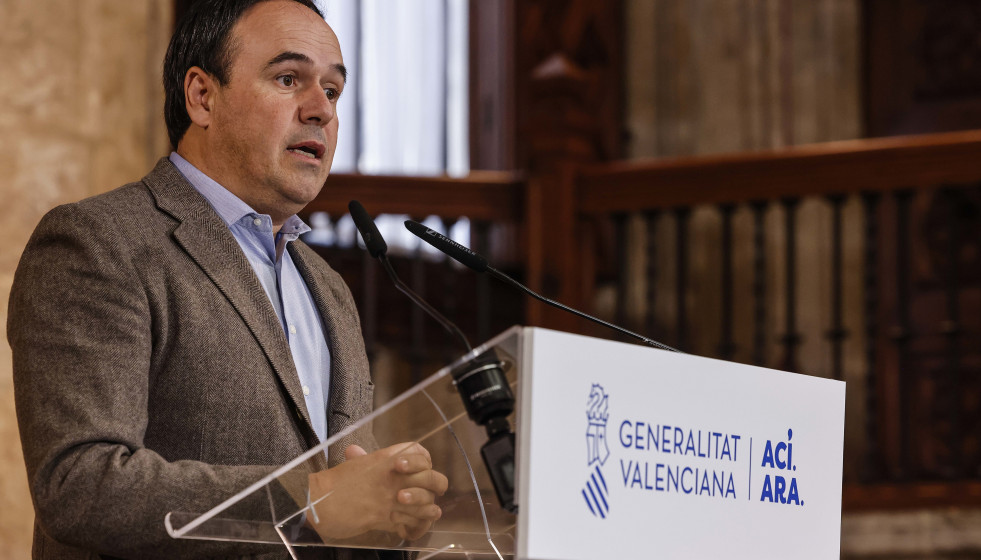 El presidente de la Generalitat valenciana, Juanfran Pérez Llorca, ofrece una rueda de prensa tras su reunión con el presidente de la Confederación Empresarial de la Comunitat Valenciana (CEV), la 