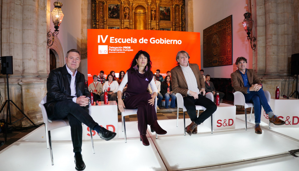 Archivo -  El presidente de Castilla-La Mancha, Emiliano García-Page; la ministra de Igualdad, Ana Redondo; el candidato socialista a la Junta, Carlos Martínez y el secretario general del PSE-EE, En