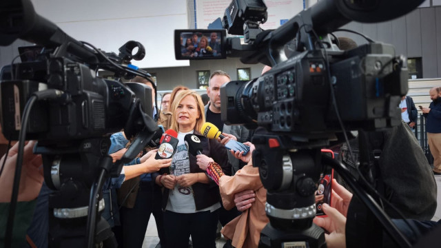 Archivo - La delegada del Gobierno, Pilar Bernabé, ofrece declaraciones a los medios en imagen de archivo