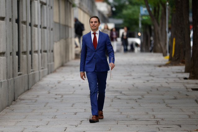 Archivo - El ex Secretario General del PSOE Madrid, Juan Lobato Gandarias-Sánchez, a su llegada la segunda jornada del juicio al fiscal general del Estado, en el Tribunal Supremo, a 5 de noviembre de 2025, en Madrid (España).