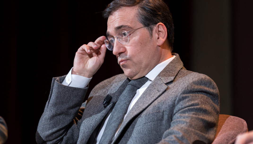 El ministro de Asuntos Exteriores, Unión Europea y Cooperación de España, José Manuel Albares, durante ‘Los Desayunos del Ateneo’, en el Ateneo de Madrid, a 12 de enero de 2026, en Madrid (Esp