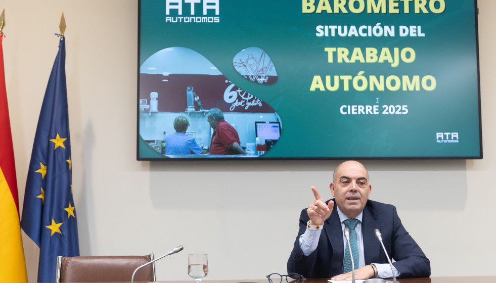 El presidente de ATA, Lorenzo Amor, durante una rueda de prensa, en la sede de la CEOE, a 12 de enero de 2026, en Madrid (España). Durante su comparecencia ha presentado el Barómetro de ATA correspo