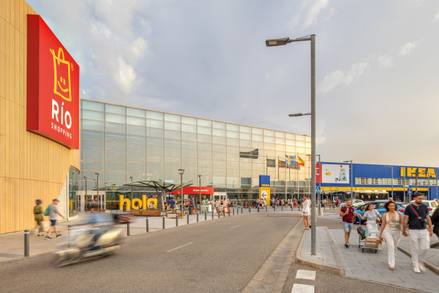 Archivo - Exterior del centro comercial RÍO Shopping